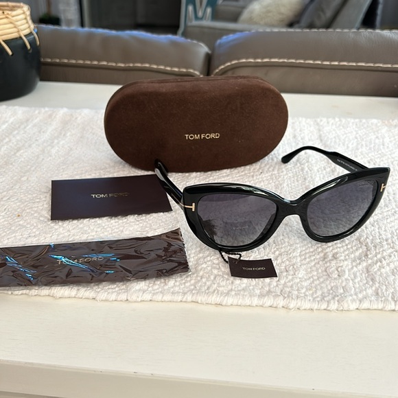 TOM FORD BLACK ANYA CAT EYE SUNGLASSES TF762 POLARIZED - Picture 5 of 8